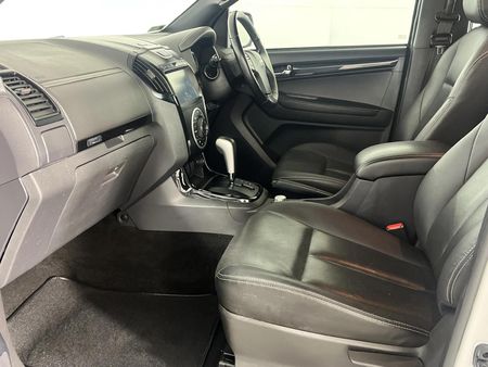 2021-Isuzu-D-Max-300-LX-4x4-Auto-Double-Cab_8