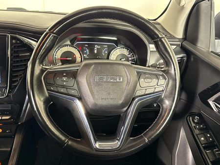 2021-Isuzu-Mu-x-30D-Onyx-4x4-Auto_11