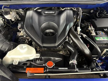 2021-Isuzu-Mu-x-30D-Onyx-4x4-Auto_12