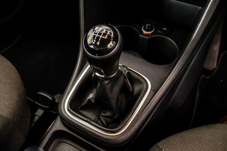 2015-Volkswagen-Polo-GP-12-TSI-Comfortline-66kW_13