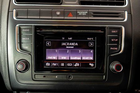 2015-Volkswagen-Polo-GP-12-TSI-Comfortline-66kW_14