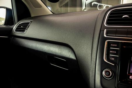 2015-Volkswagen-Polo-GP-12-TSI-Comfortline-66kW_15
