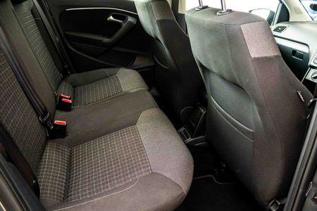 2015-Volkswagen-Polo-GP-12-TSI-Comfortline-66kW_16