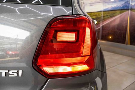 2015-Volkswagen-Polo-GP-12-TSI-Comfortline-66kW_8