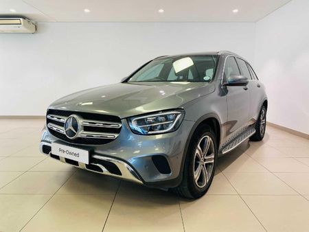 2020-Mercedes-Benz-GLC-300-4Matic_0
