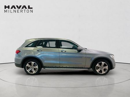 2020-Mercedes-Benz-GLC-300-4Matic_2