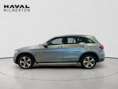 2020-Mercedes-Benz-GLC-300-4Matic_5