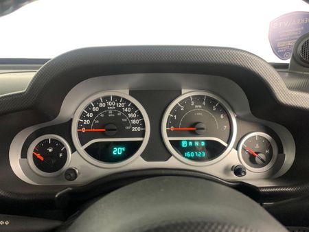 2010-Jeep-Wrangler-Unlimited-38-Rubicon-Auto_10