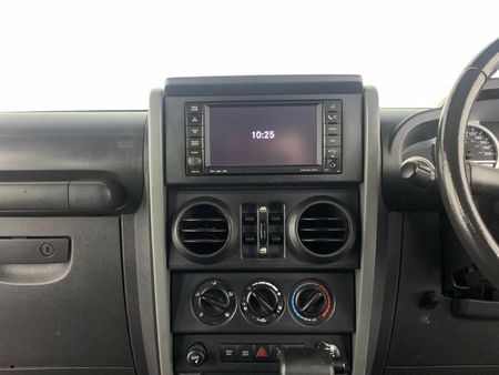 2010-Jeep-Wrangler-Unlimited-38-Rubicon-Auto_11