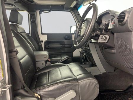 2010-Jeep-Wrangler-Unlimited-38-Rubicon-Auto_14