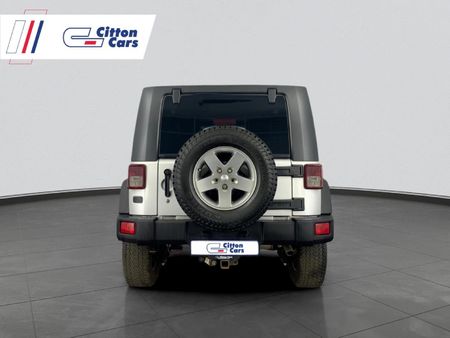 2010-Jeep-Wrangler-Unlimited-38-Rubicon-Auto_3