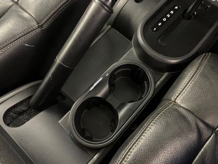 2010-Jeep-Wrangler-Unlimited-38-Rubicon-Auto_5