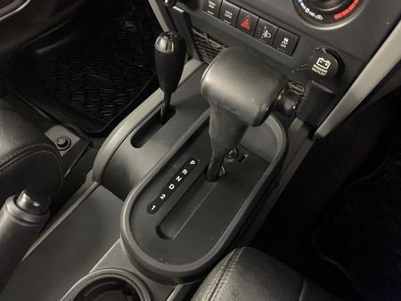 2010-Jeep-Wrangler-Unlimited-38-Rubicon-Auto_8