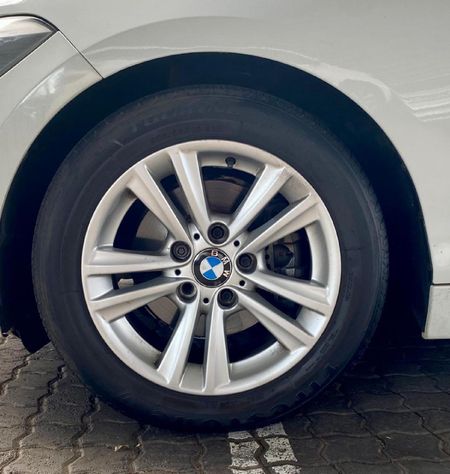 2012-BMW-1-Series-118i-5-dr-Sport-Auto_10