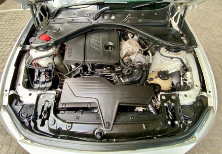 2012-BMW-1-Series-118i-5-dr-Sport-Auto_12