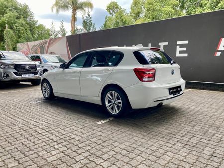 2012-BMW-1-Series-118i-5-dr-Sport-Auto_2