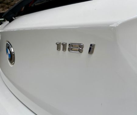 2012-BMW-1-Series-118i-5-dr-Sport-Auto_4