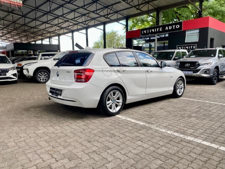 2012-BMW-1-Series-118i-5-dr-Sport-Auto_5
