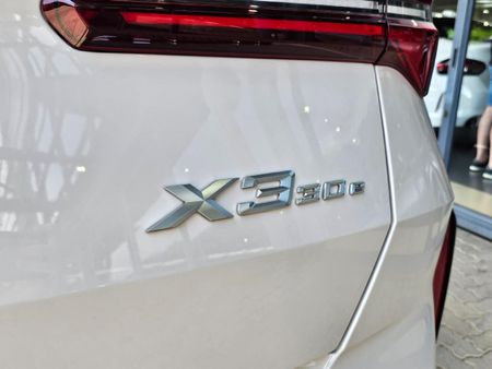 2024-BMW-X3-30e-xDrive-M-Sport_4