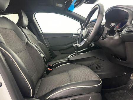 2022-Renault-Clio-V-10T-Intens_11
