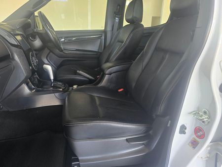 2021-Isuzu-D-Max-300-LX-4x4-Auto-Double-Cab_5