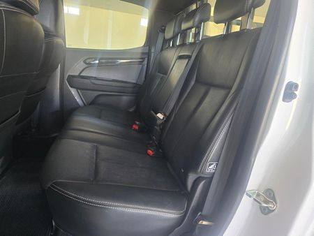 2021-Isuzu-D-Max-300-LX-4x4-Auto-Double-Cab_6