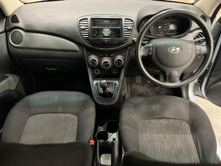 2012-Hyundai-i10-11-GLS-Motion_11