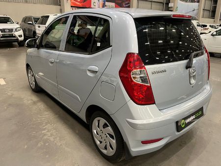 2012-Hyundai-i10-11-GLS-Motion_4