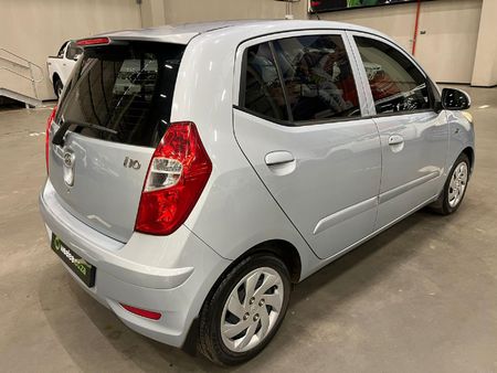 2012-Hyundai-i10-11-GLS-Motion_6