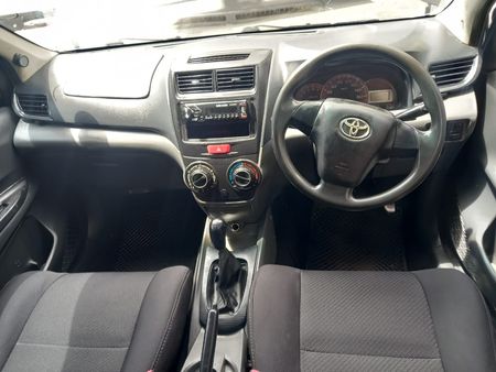 2013-Toyota-Avanza-15-SX_6