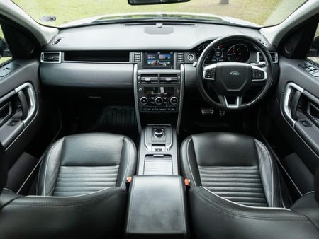 2019-Land-Rover-Discovery-Sport-20i4-D-HSE-Lux_11