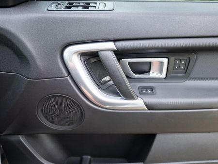 2019-Land-Rover-Discovery-Sport-20i4-D-HSE-Lux_21