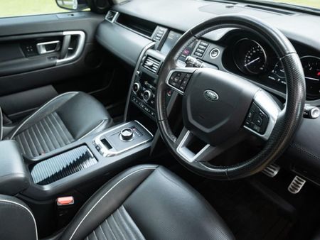2019-Land-Rover-Discovery-Sport-20i4-D-HSE-Lux_22