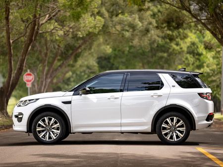 2019-Land-Rover-Discovery-Sport-20i4-D-HSE-Lux_3