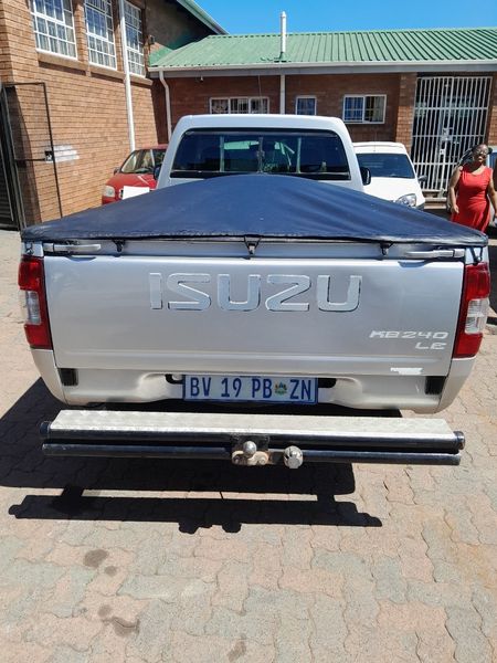 2006-Isuzu-KB-240i-Fleetside-Single-Cab_3