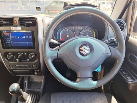 2009-Suzuki-Jimny-13_21