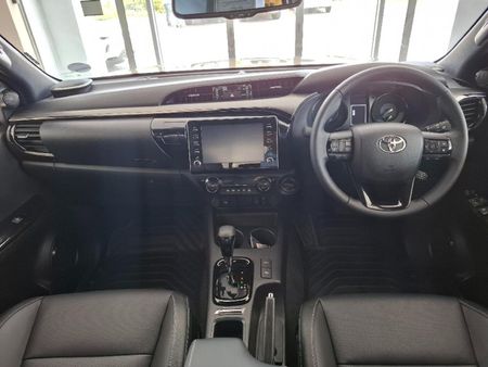2026-Toyota-Hilux-28-GD-6-RB-Legend-55-4x4-Auto-Double-Cab_9