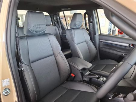 2026-Toyota-Hilux-28-GD-6-RB-Legend-55-4x4-Auto-Double-Cab_11