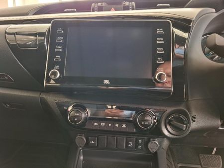 2026-Toyota-Hilux-28-GD-6-RB-Legend-55-4x4-Auto-Double-Cab_13