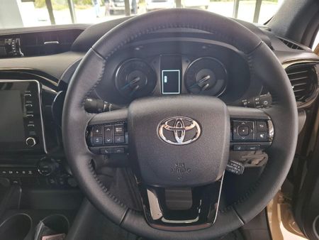 2026-Toyota-Hilux-28-GD-6-RB-Legend-55-4x4-Auto-Double-Cab_14