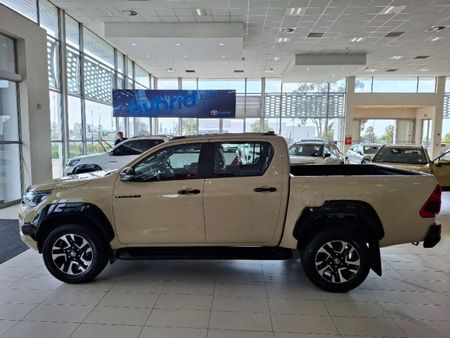 2026-Toyota-Hilux-28-GD-6-RB-Legend-55-4x4-Auto-Double-Cab_3