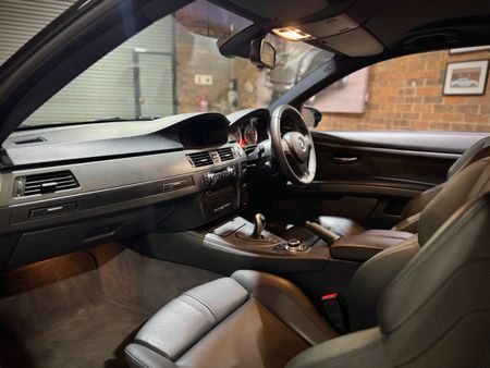 2010-BMW-M3-Coupe-Auto_10