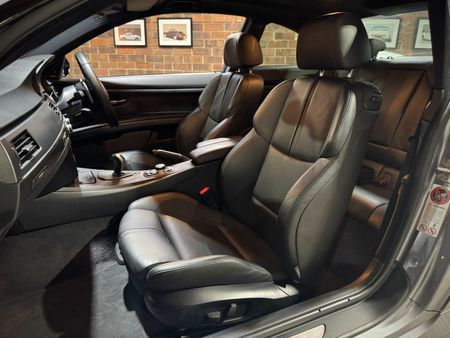 2010-BMW-M3-Coupe-Auto_11