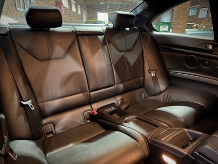 2010-BMW-M3-Coupe-Auto_12