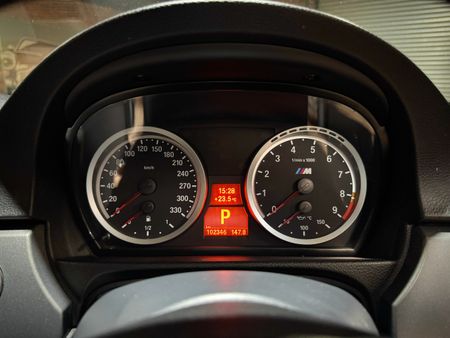 2010-BMW-M3-Coupe-Auto_15