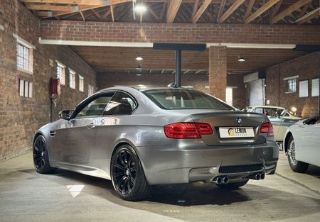 2010-BMW-M3-Coupe-Auto_1