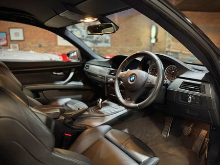 2010-BMW-M3-Coupe-Auto_8