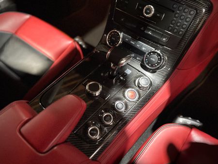 2010-Mercedes-AMG-SLS-AMG_13