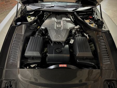 2010-Mercedes-AMG-SLS-AMG_15