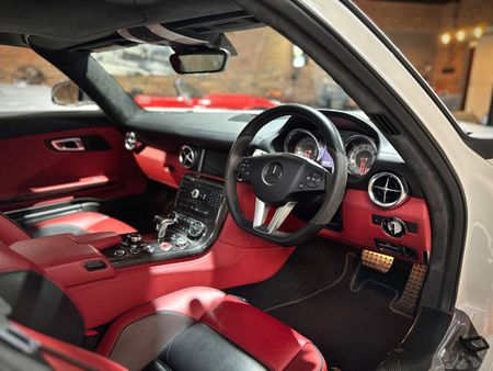 2010-Mercedes-AMG-SLS-AMG_8